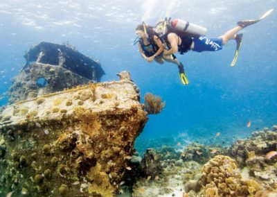 Diving Ship Wreck Casco Antiguo